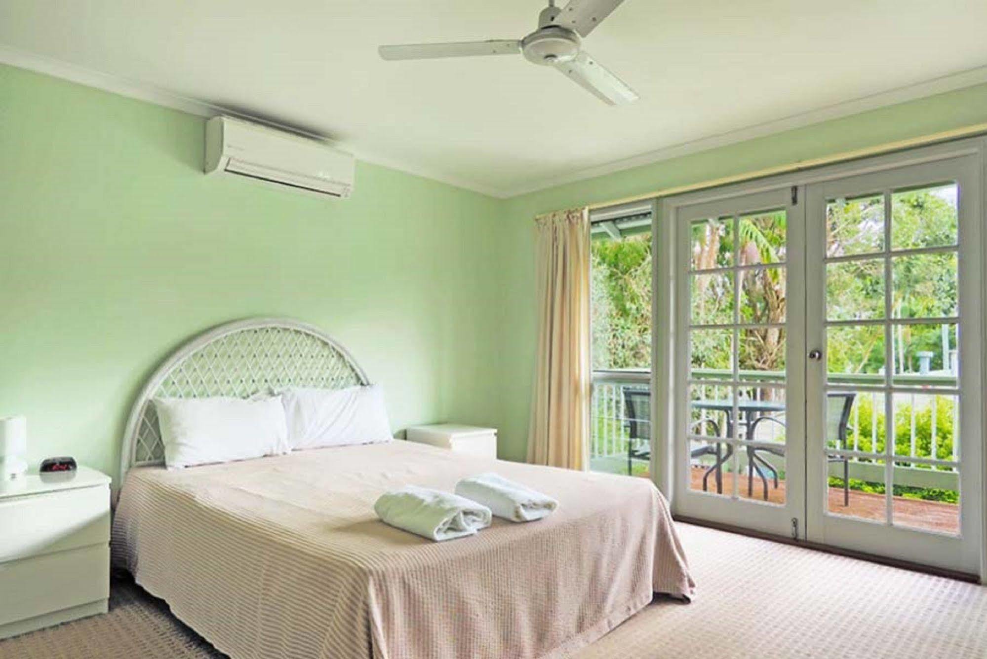 Coral Beach Noosa Resort Noosaville Exterior photo